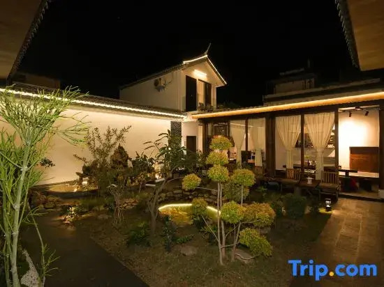 Yuying Pavilion - Designer Homestay (Weishan Ancient Town Branch)