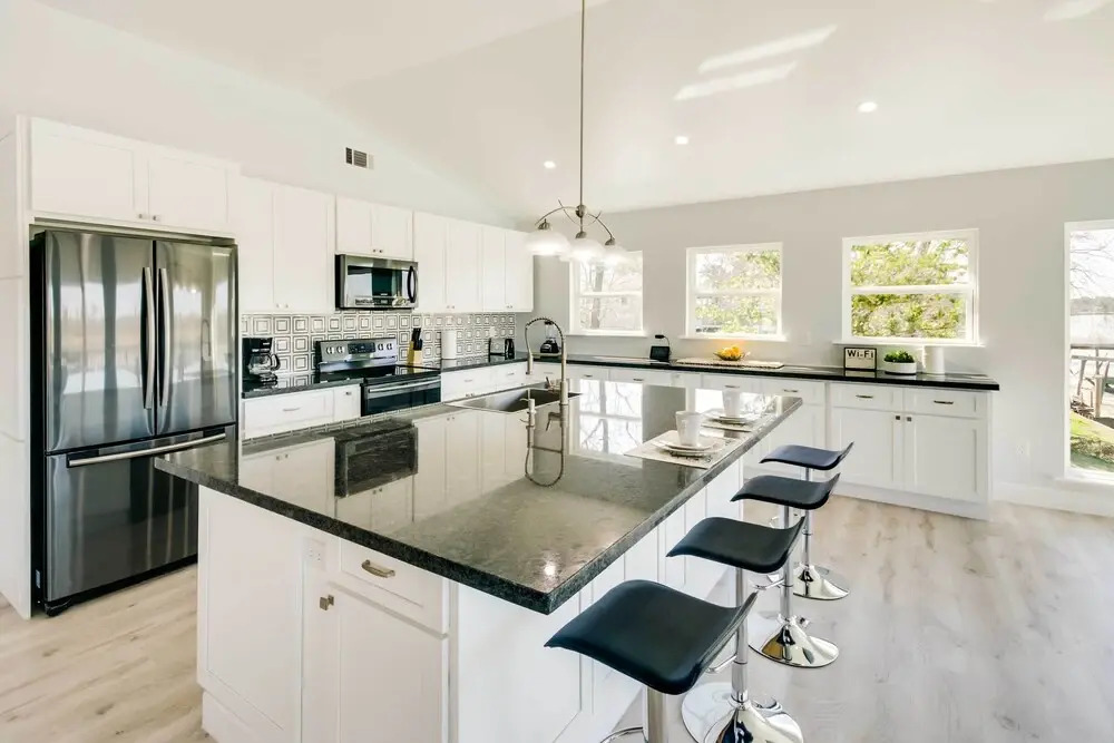 Spacious San Jacinto River Home w/ Waterfront Deck