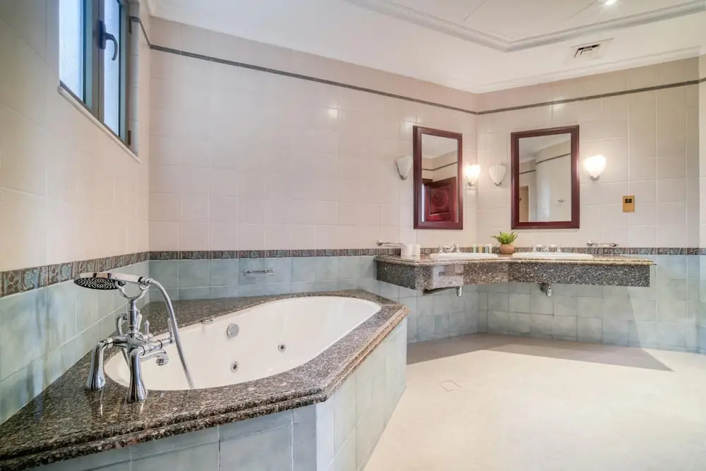 Exclusive 6BR Palm Villa w Private Pool and Beach