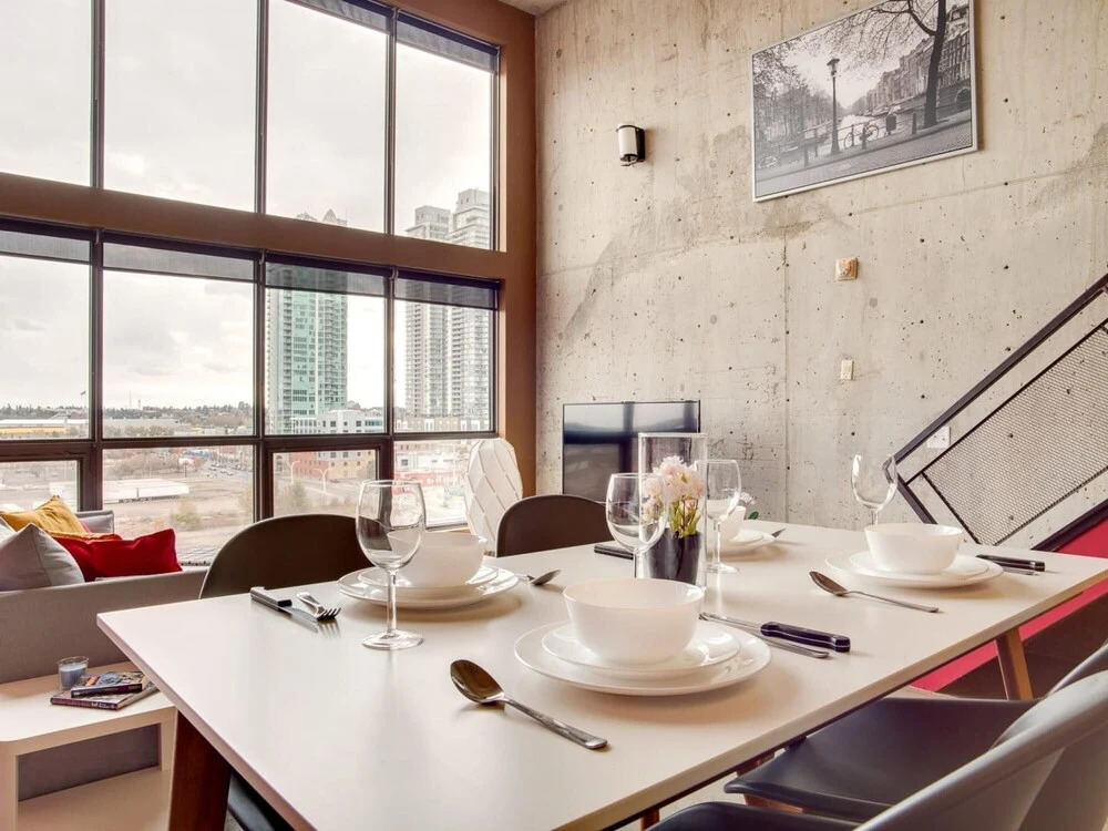Penthouse Loft w Prking Rooftop Patio BBQ Coffee