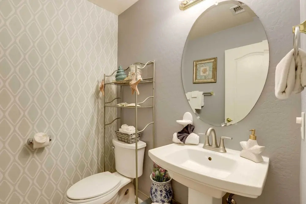 Gorgeous Goodyear Home w/ Pool & Hot Tub!