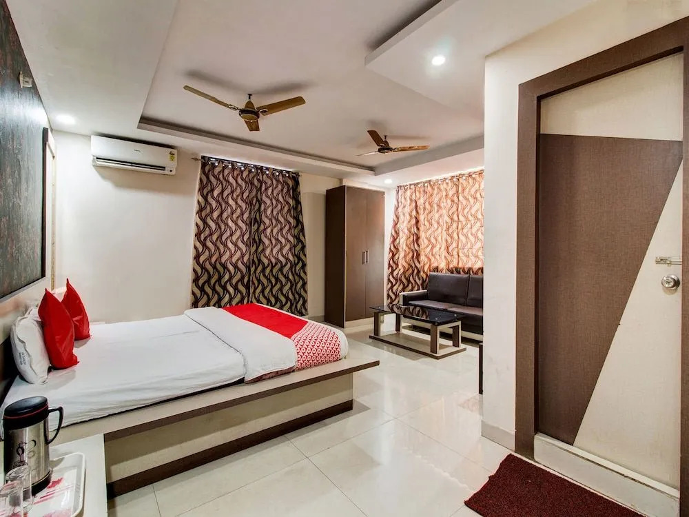 Oyo 27696 Jai Ganesh Banquet Hall & Rooms