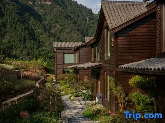 Trip.com Group Country Retreats (Zhang Jiajie Manson Joint Resort）