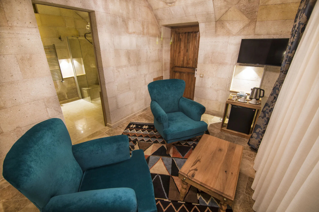 Caldera Cave Hotel