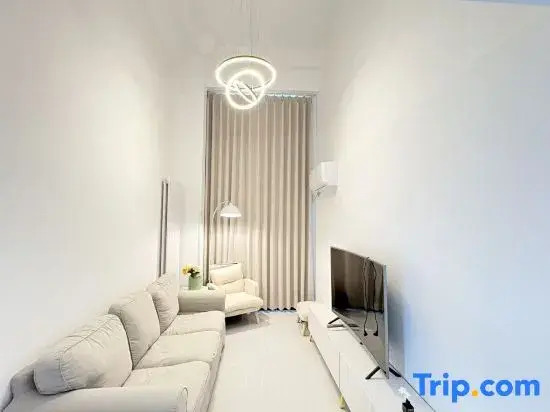 Yingbao Duplex Apartment (Beijing Capital Airport Linhe Development Zone Branch)