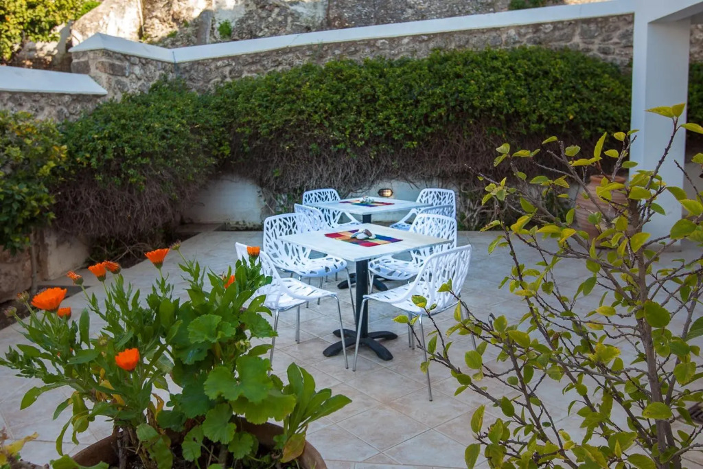 Thanos Luxury Apartment in Spetses