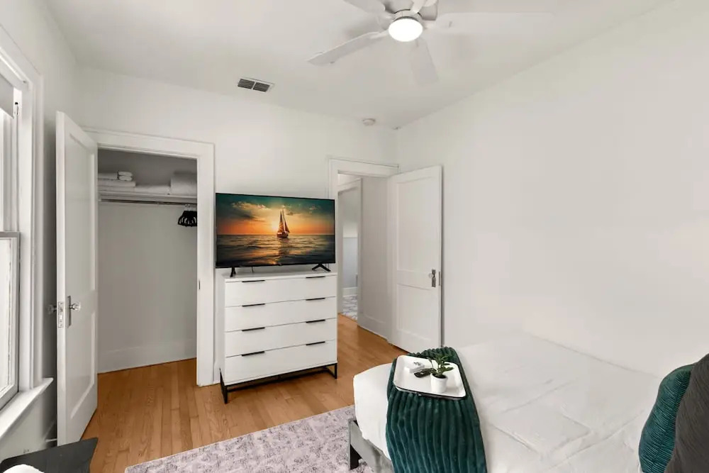 Soho Siesta Stunning Soho Apt w Private Balcony