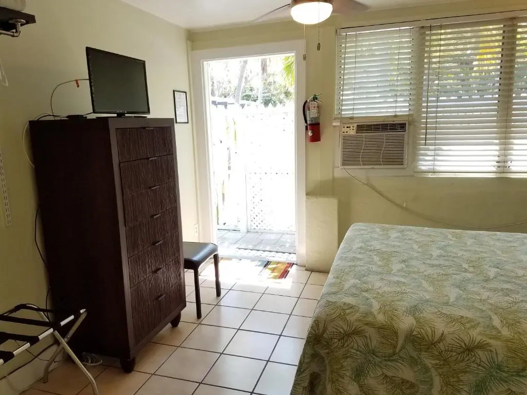 Alexander Palms Court - No Hidden Resort Fees