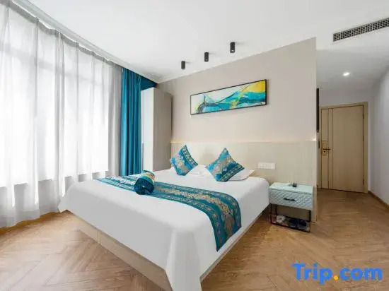 Xiangfu Hotel (People's Square Changzheng Hospital)
