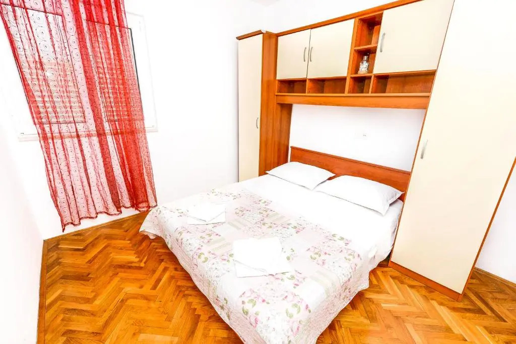 Apartments Ena