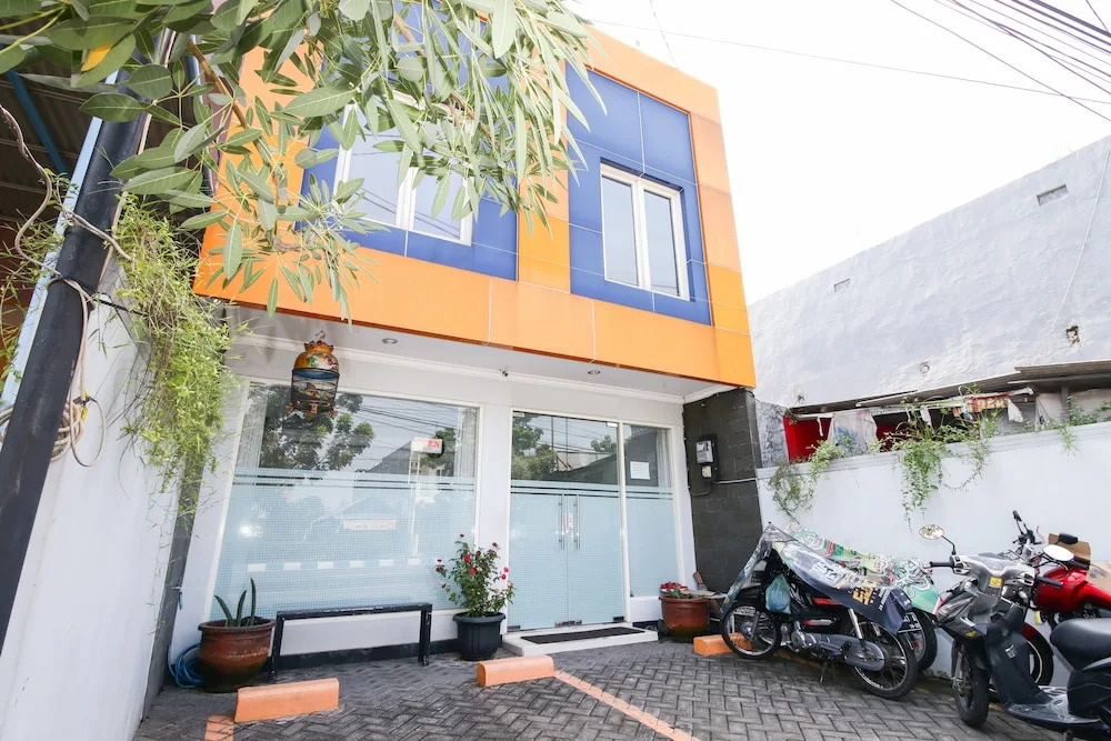 Airy Eco Syariah Bandara Juanda Letjen Wahono Sidoarjo