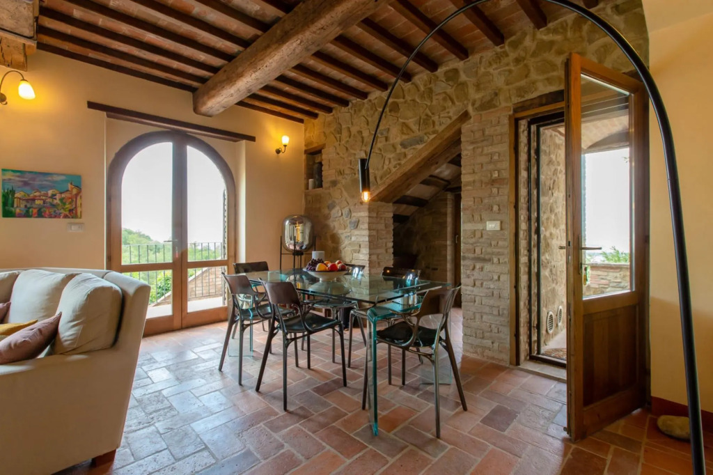 Il Giardino will make you fall in love with its enchanting view of the Umbrian countryside and Lake-Il Giardino