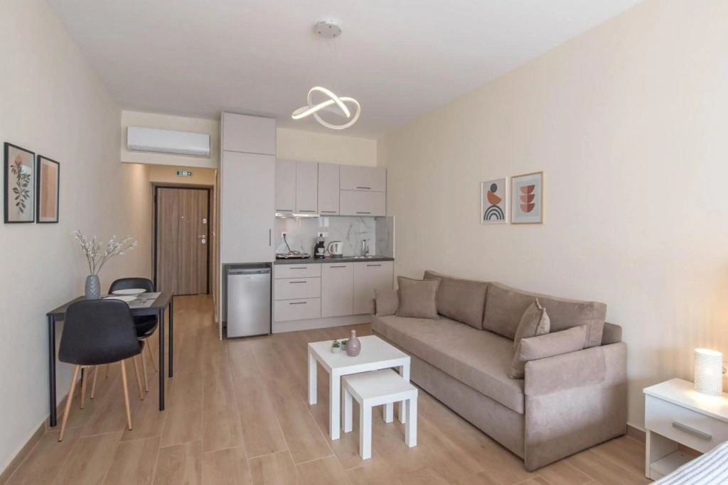 Amazing Apartments @ Aiolou Str