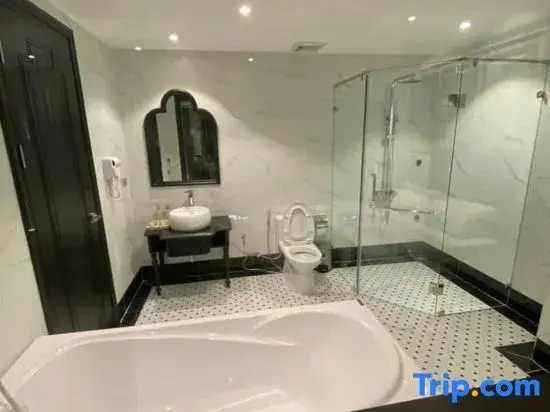 Royal Hotel 2 Mong Cai