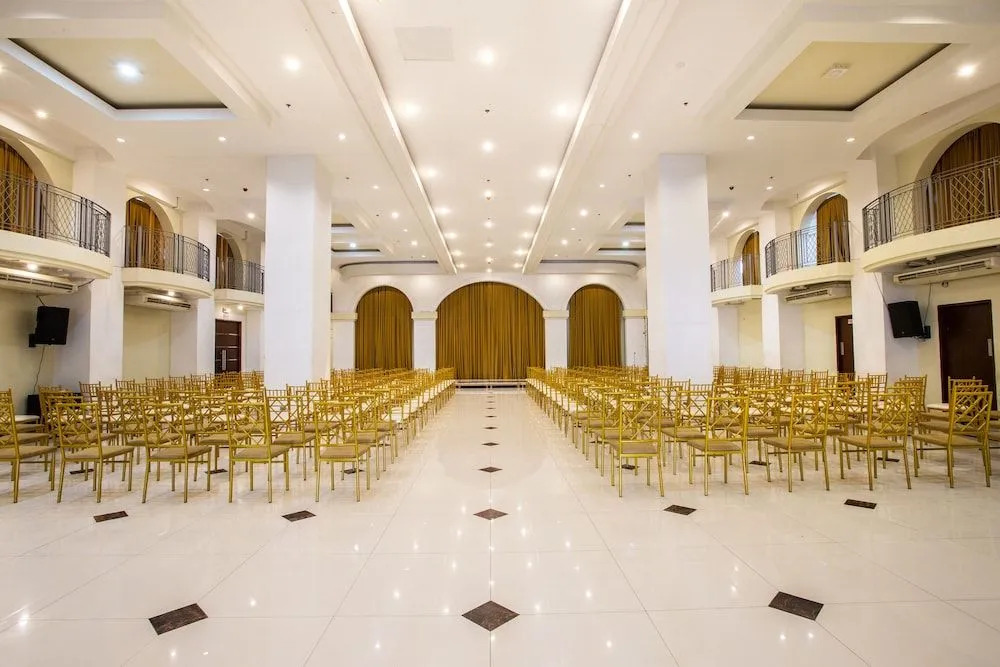 Capital O 460 World Palace Hotel
