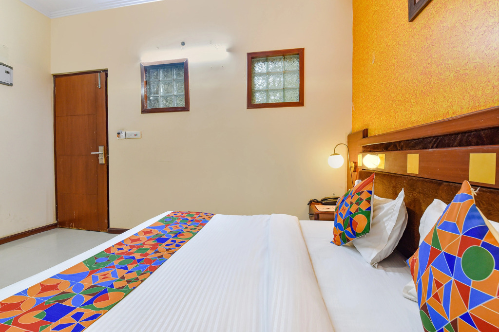 Fabhotel Royal Residency