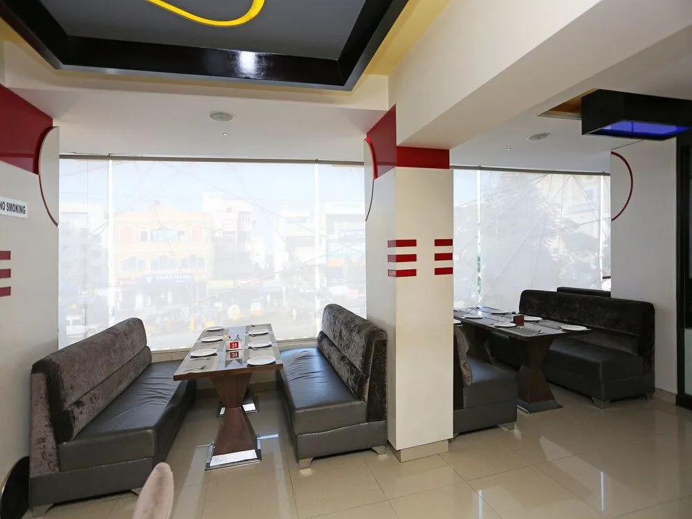 OYO Flagship 15233 Hotel G7