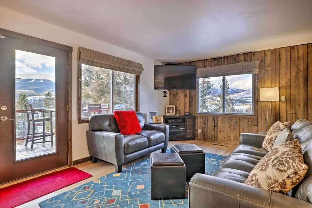 Mtn-view Retreat w/ Hot Tub in Breckenridge!