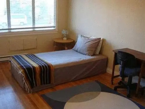 Vancouver Backpacker House - 10 min walk to Metrotown skytrain station