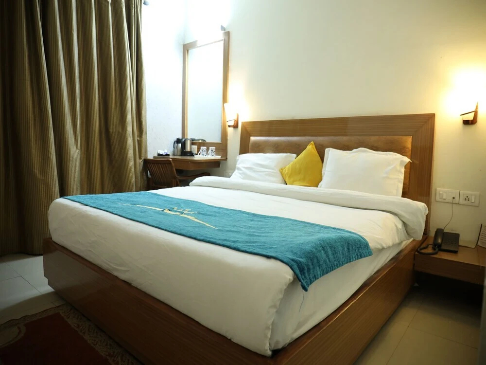 Hotel Poonam Plaza