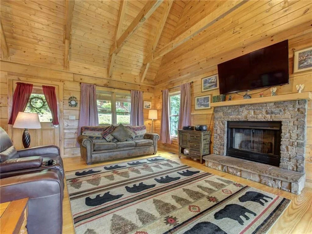 Bear Tracks - Two Bedroom Cabin