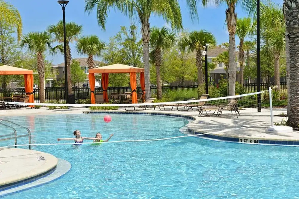 Beautiful Themed Vacation Home With Pool St5509