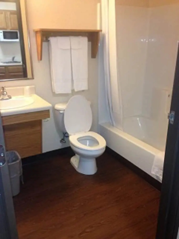 Inland Suites Elvis