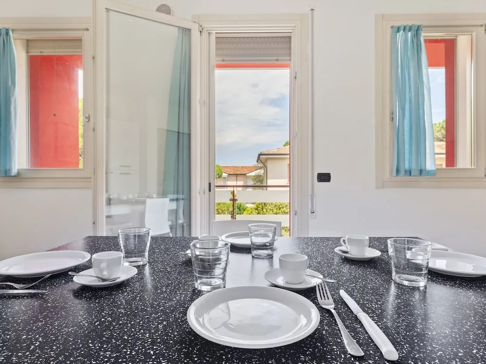 Spacious Apartment in Rosolina Mare near Beach
