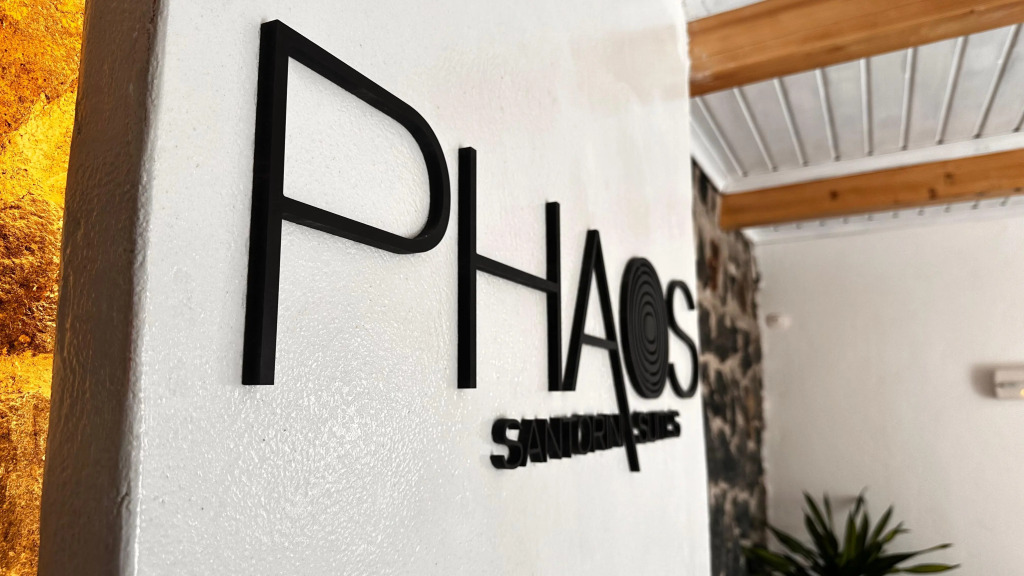 Phaos Santorini Suites