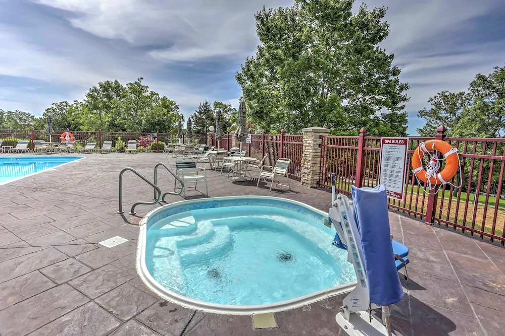 Near Branson Landing / Sister Condo Very Close by!
