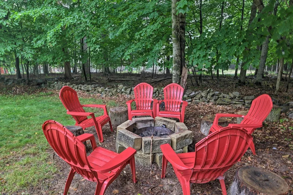 Lake Access & Fire Pit: Spacious Tobyhanna Home!