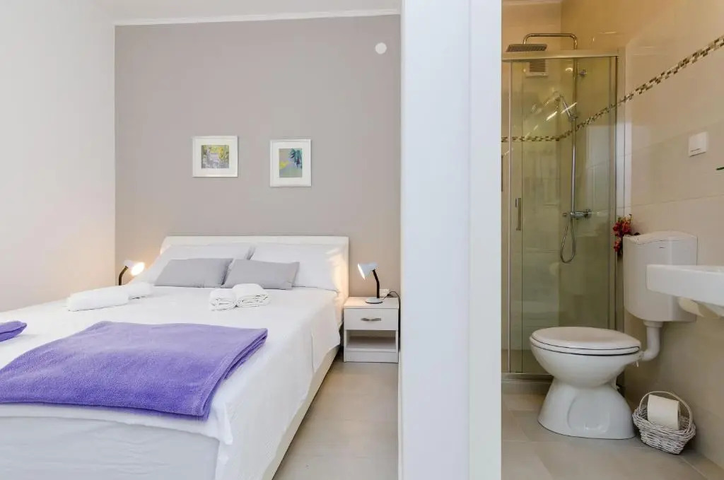 Rooms Batina