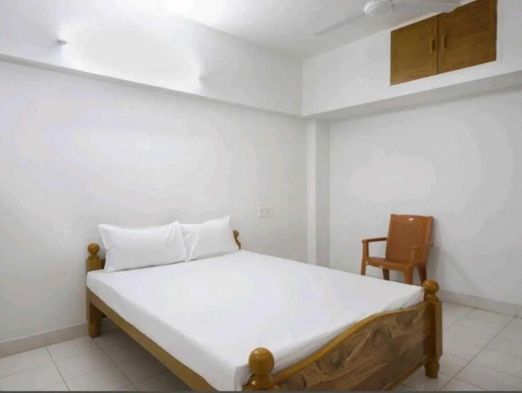 SPOT ON 70133 Shappy Inn Koyambedu