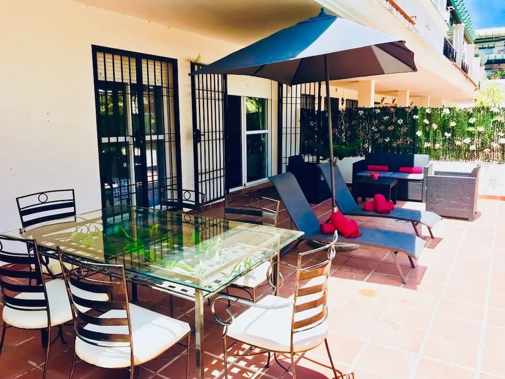 Leisure Joy Nueva Andalucia by Rafleys - Beautiful Newly Refurbished 2BR Garden Suite in Lorcrimar