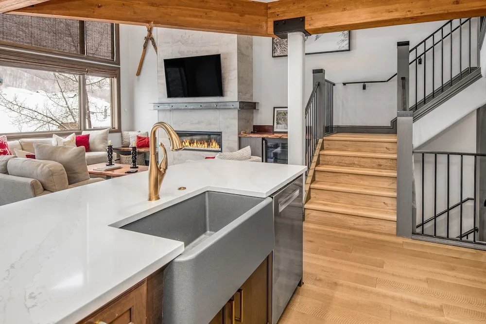 Ski In Ski Out Townhome in Rocky Mountain Access to Elkhorn Chairlift by RedAwning