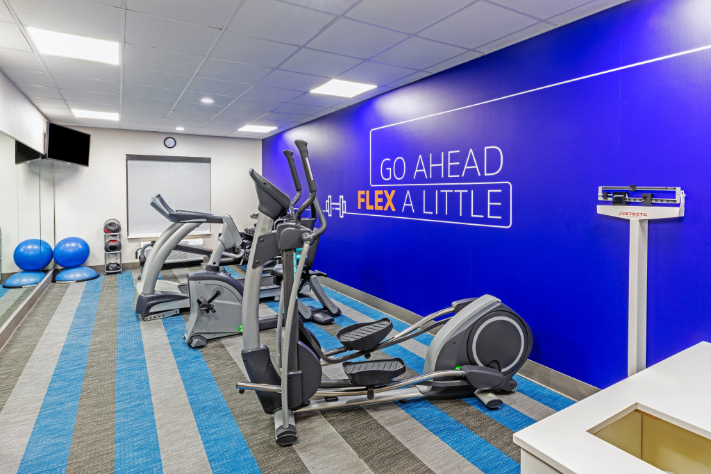 Holiday Inn Express & Suites San Antonio Frost Bank Center by IHG