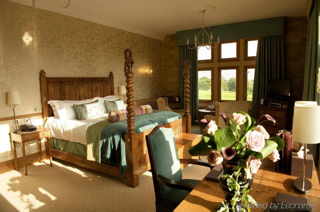 South Lodge Hotel
