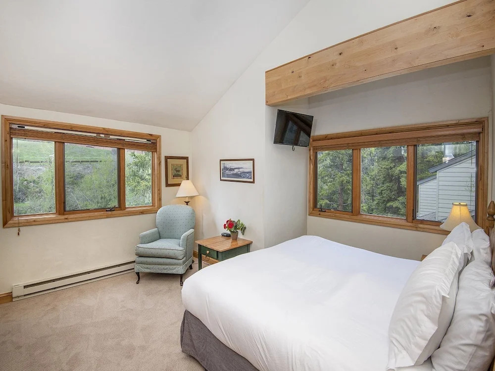 Coldstream Townhome 19