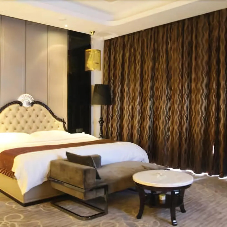 Royal Garden Hotel