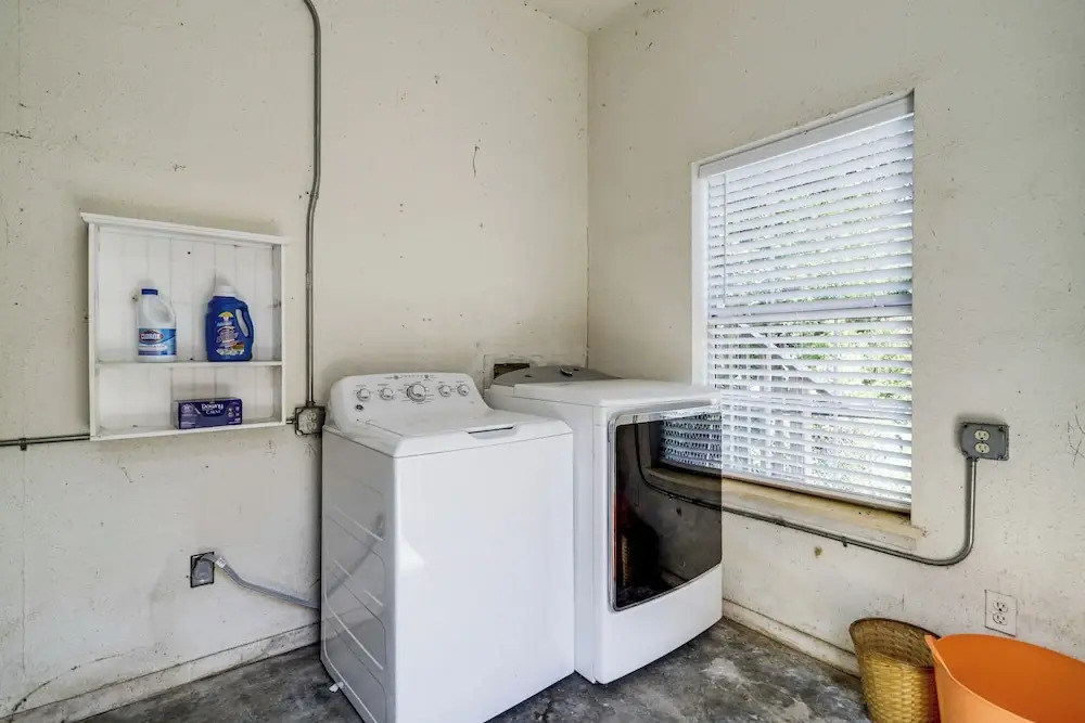 1 Mi to Downtown & Shopping: Quiet Brenham Home