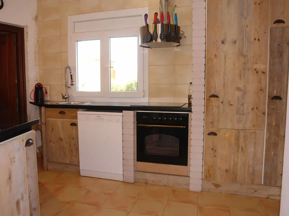 Spacious Villa in Vilacolum With Swimming Pool