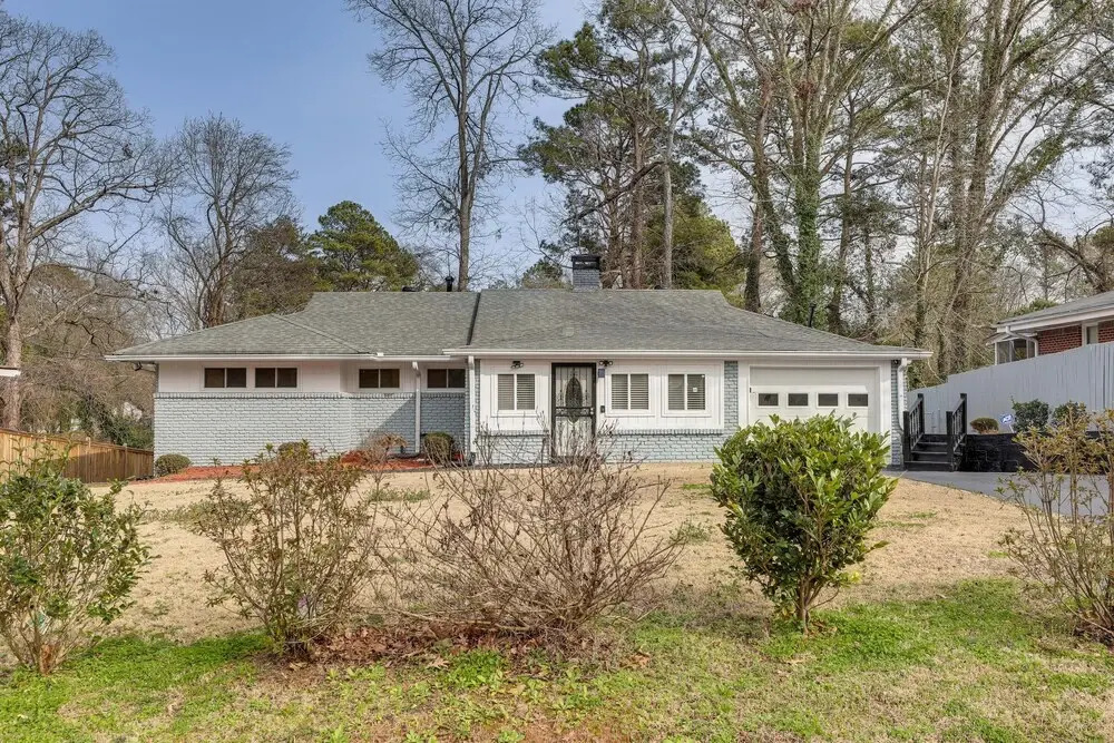 Stylish Decatur Home w/ Patio: 10 Mi to Atlanta!