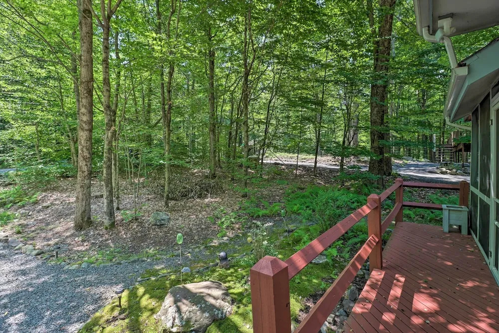 Deck & Resort Amenities: Pocono Lake Home