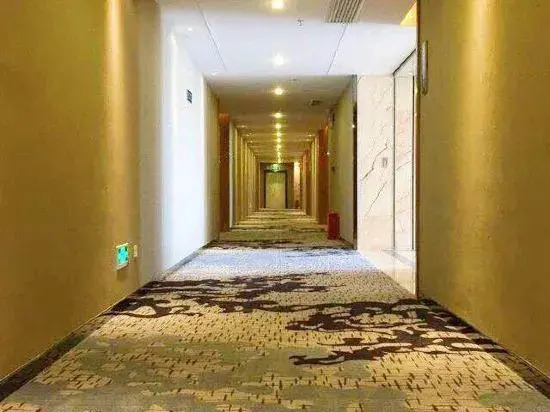 Bai Li Holiday Hotel (Enping Aofeng Square)