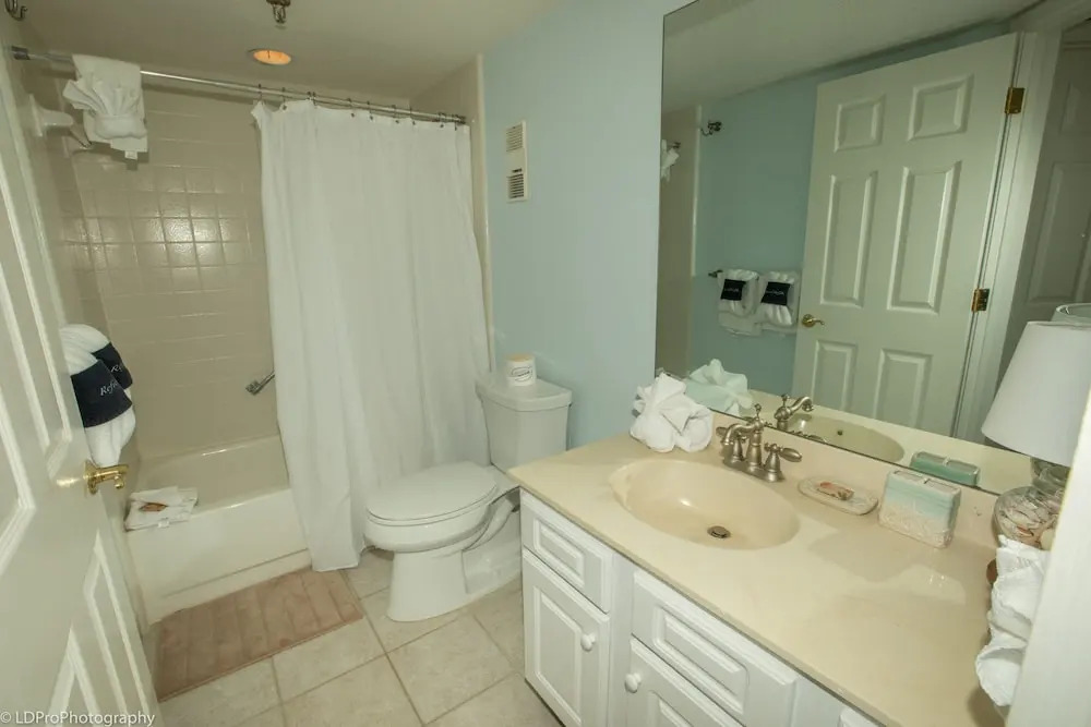 Inlet Reef 316 2 Bedroom Condo by RedAwning