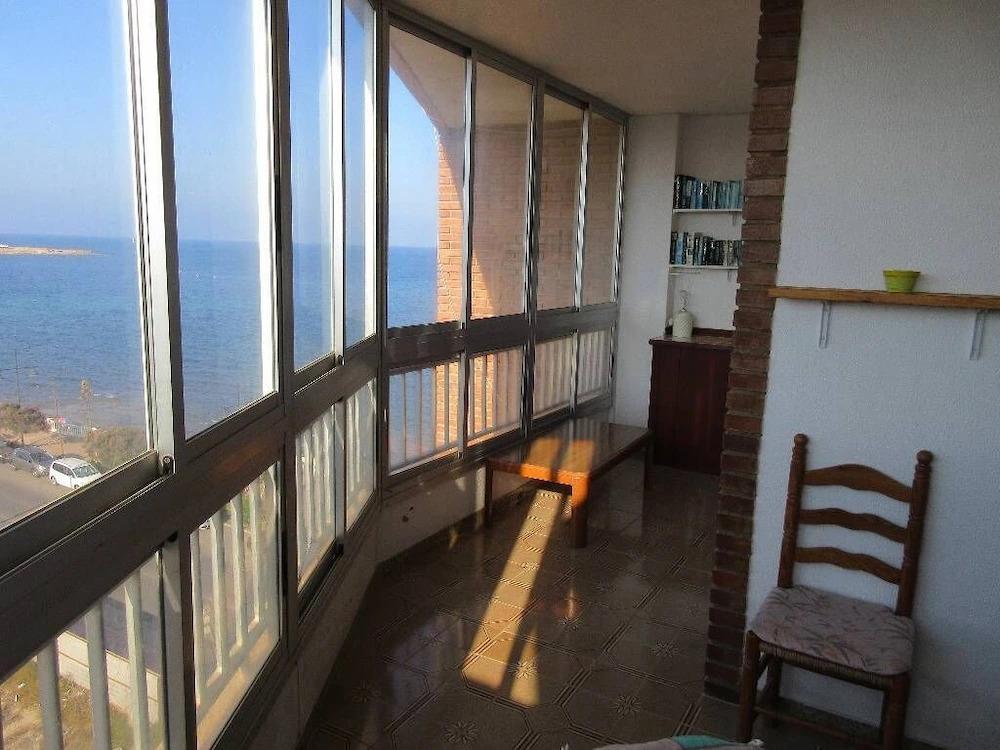 Appartment with swimming pool front of the sea