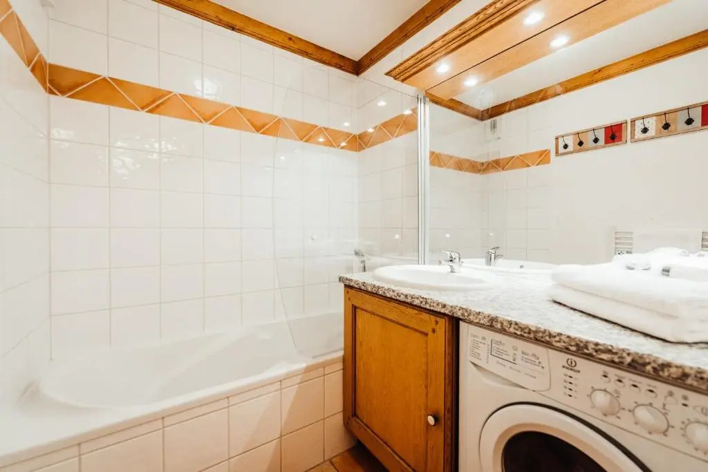 Cozy apartment with balcony 100 m from the Bettex gondola