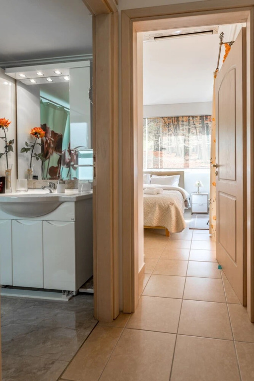 Elegant And Comfortable 4th Floor