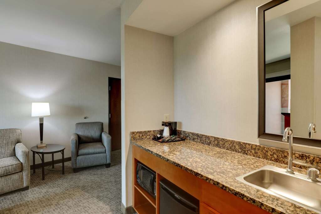 Drury Inn & Suites Phoenix Airport