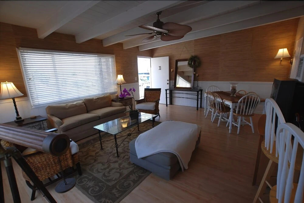 W Balboa 4 (68108) - 2 Br apts by RedAwning
